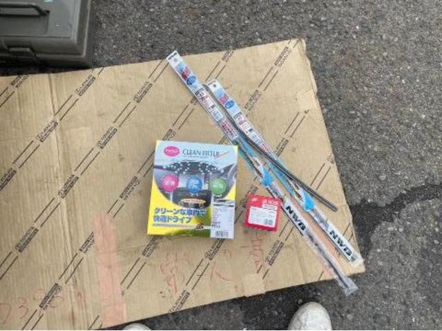 トヨタ 50系プリウス 納車前点検　（オイル エレメント ワイパーゴム エアコンフィルター）交換 ZVW55 岡山市東区