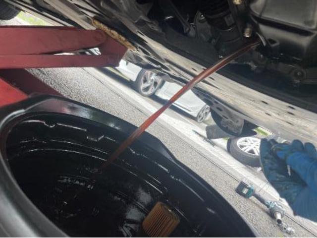 トヨタ 50系プリウス 納車前点検　（オイル エレメント ワイパーゴム エアコンフィルター）交換 ZVW55 岡山市東区