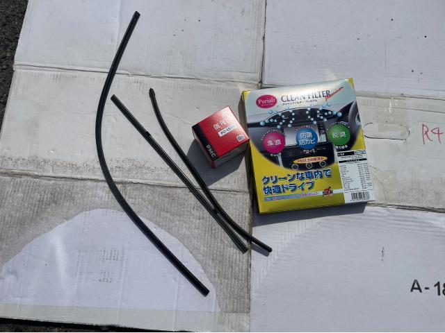 トヨタ 30系プリウス 納車前点検 オイル エレメント ワイパーゴム エアコンフィルター 交換 ZVW30 岡山市東区