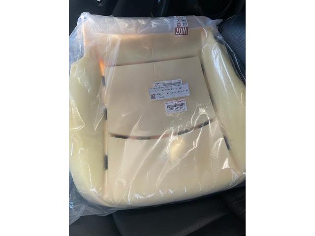 トヨタ 50系プリウス  運転席シートスポンジ 交換 ZVW51 岡山市東区