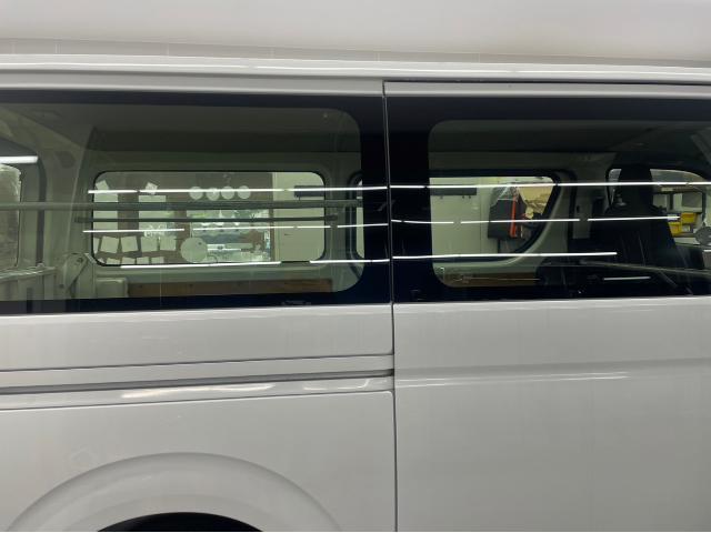 トヨタ ハイエースバン ガラスフィルム施工 GDH201V 岡山市東区