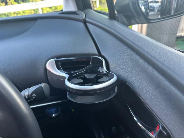 トヨタ 50系プリウス 専用ドリンクホルダー 取付 納車前点検  ZVW51 岡山市東区