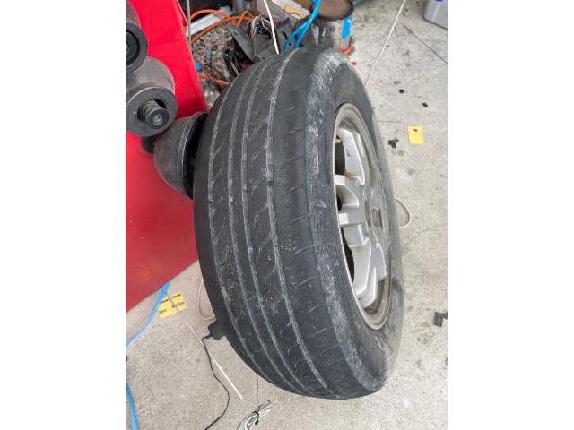 トヨタ 30系プリウス  タイヤ 交換 ZVW30 岡山市東区