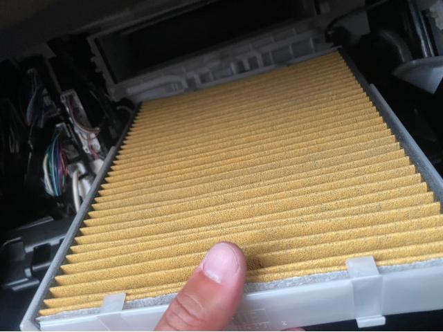 トヨタ 50系プリウス 納車前点検 オイル エレメント ワイパーゴム エアコンフィルター 交換 ZVW51 岡山市東区