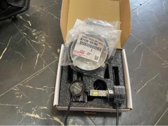 トヨタ 30系プリウス  PCL LEDヘッドライトバルブコンバージョンキット取付 ZVW30 岡山市東区