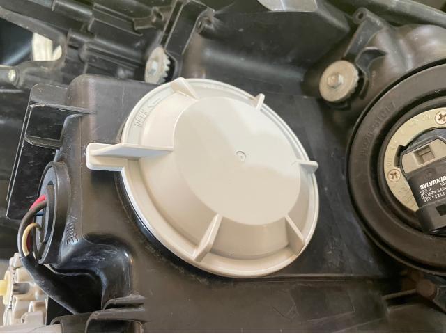 トヨタ 30系プリウス  PCL LEDヘッドライトバルブコンバージョンキット取付 ZVW30 岡山市東区