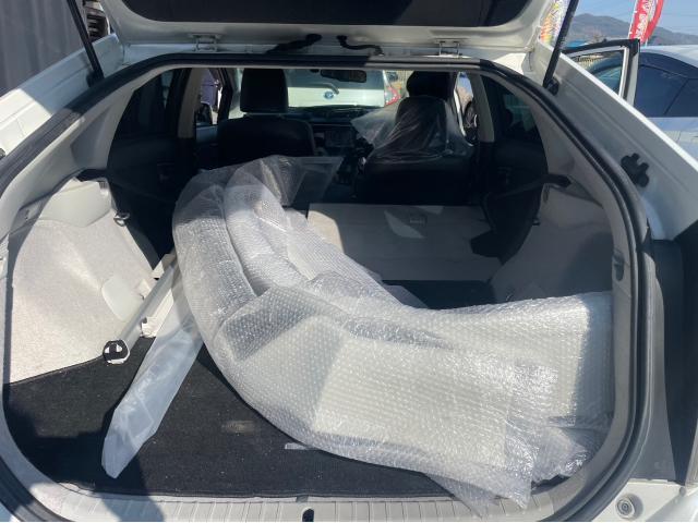 トヨタ 30系プリウス  フルエアロ取り付け
フォグランプLED 交換 ZVW30 岡山市東区