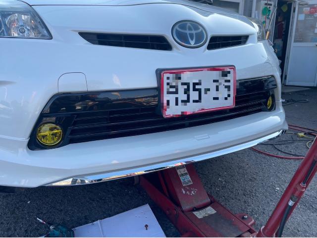 トヨタ 30系プリウス  フルエアロ取り付け
フォグランプLED 交換 ZVW30 岡山市東区