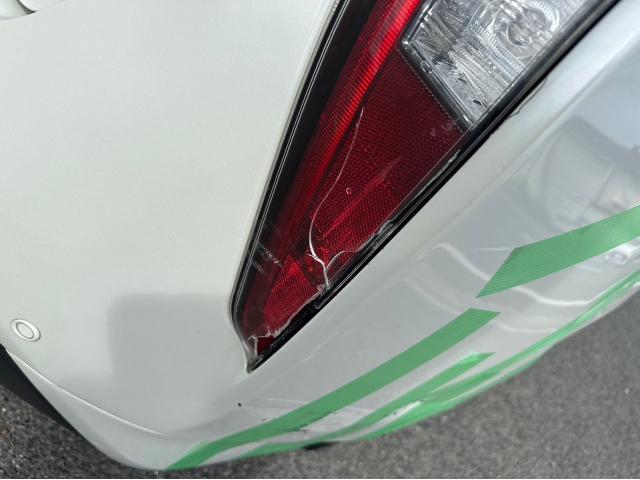 トヨタ 50系プリウス リアパンパーASSY交換、テールライト右交換  ZVW55 岡山市東区