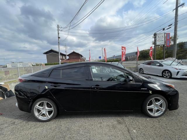 トヨタ　50系プリウス　サイドプロテクションモール取り付け　ZVW51　岡山市東区