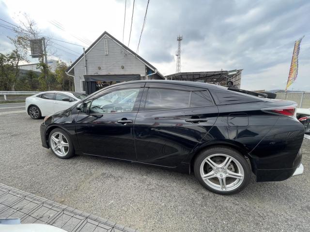 トヨタ　50系プリウス　サイドプロテクションモール取り付け　ZVW51　岡山市東区