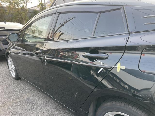 トヨタ　50系プリウス　サイドプロテクションモール取り付け　ZVW51　岡山市東区