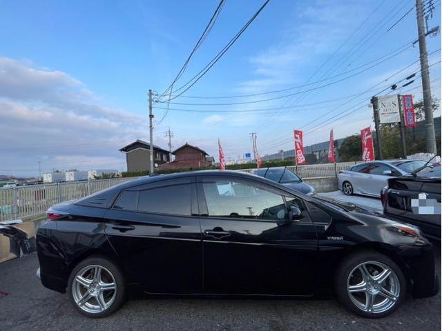 トヨタ　50系プリウス　サイドプロテクションモール取り付け　ZVW51　岡山市東区