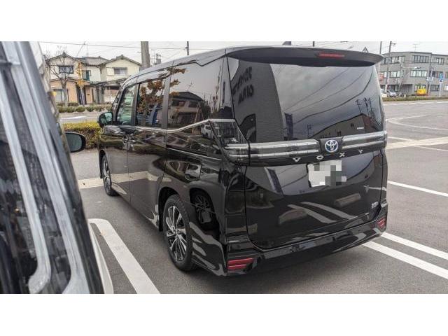 トヨタ　ヴォクシーハイブリッド　リアフィルム施工　ZWR90W 岡山市東区