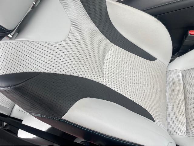 トヨタ 50系プリウス  本革シートリペア 内装クリーニング  ZVW51 岡山市東区