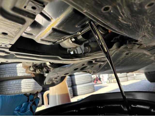 トヨタ 50系プリウス 納車前点検、フロントタイヤ2本交換、リアバンパー交換、テールライト右交換 交換 ZVW51 岡山市東区