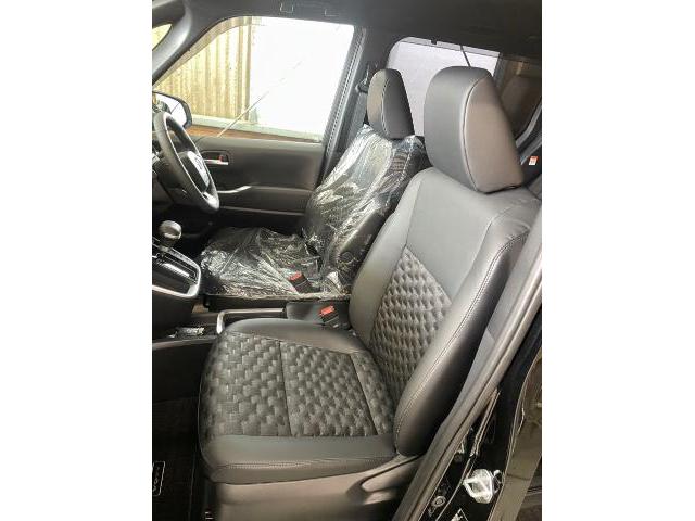 トヨタ ヴォクシーハイブリッド シートカバー取付 ZWR90W 岡山市東区