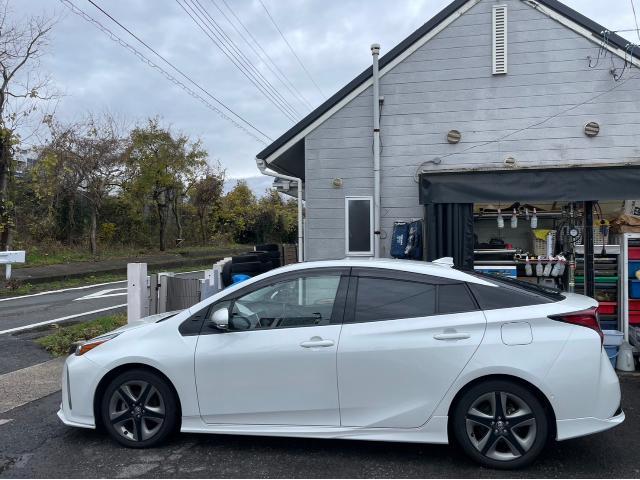 トヨタ 50系プリウス 18inホイール 組替え 交換 ZVW55 岡山市東区