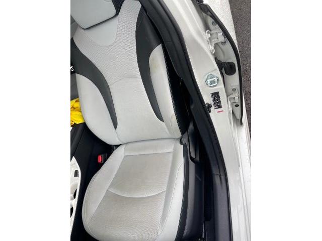 トヨタ 50系プリウス 本革シートリペア ZVW51 岡山市東区