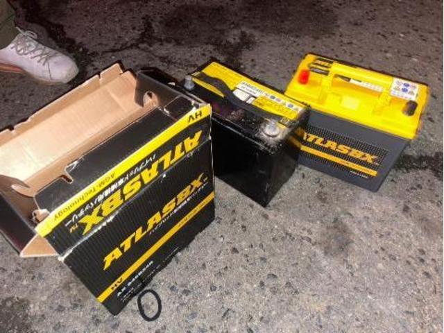 トヨタ 30系プリウス 補機バッテリー交換 ZVW30 岡山市東区