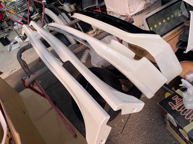 トヨタ 30系プリウス  ドレスアップ フルエアロ取付 ZVW30 岡山市東区