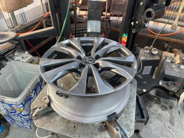 ＵＸ　タイヤ交換 MZAH10 岡山市東区