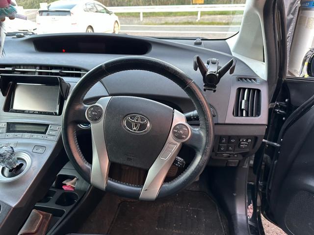 トヨタ 30系プリウス 　razo アルミペダル取り付け　ガングリップコンビステアリング交換 ZVW30 岡山市東区