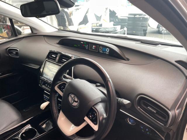 トヨタ　プリウス　アンビエントライト 取付　ZVW51　岡山市東区