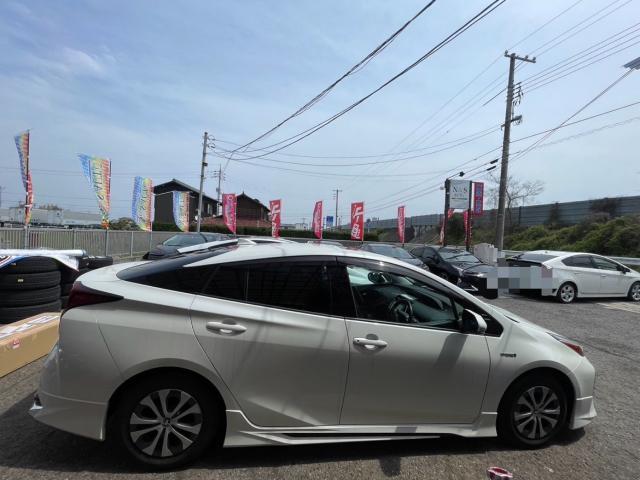 トヨタ　50プリウス　ドレスアップ　15インチレイズ、ホムラ19インチに組み換え 交換　ZVW51　岡山市東区