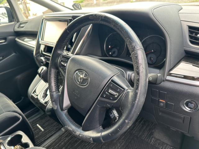 トヨタ　ヴェルファイア　内装品 ステアリング 交換　AGH30W　岡山市東区