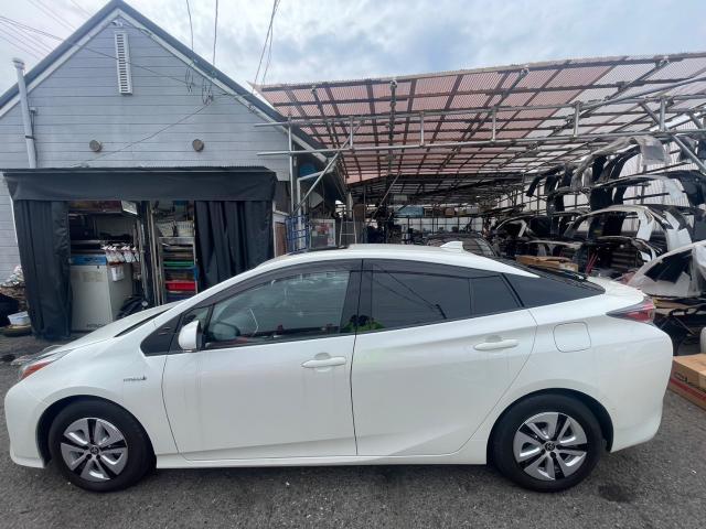 トヨタ　プリウス　ドレスアップ MODELLISTAフルエアロ取付　18inホイール取付　ZVW51　岡山市東区