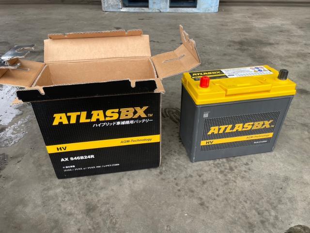 トヨタ 30系プリウス  補機バッテリー交換 ZVW30 岡山市東区