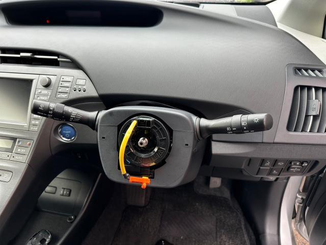 トヨタ 30系プリウス  ガングリップコンビステアリング取付 ZVW30 岡山市東区