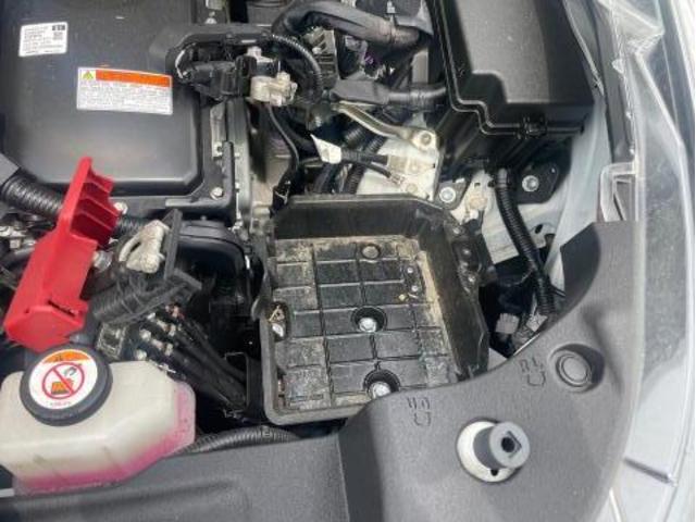 トヨタ 50系プリウス  補機バッテリー交換 ZVW51 岡山市東区