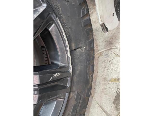 トヨタ　ハイラックス　タイヤ交換　GUN125　岡山市東区