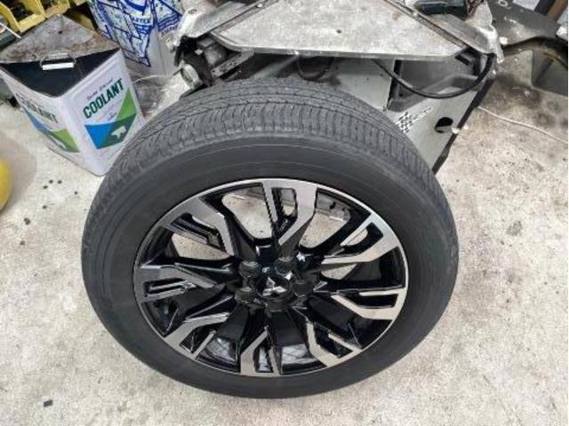 三菱 アウトランダーPHEV タイヤ交換 GG2W 岡山市東区|グー 三菱 アウトランダーPHEV タイヤ交換 GG2W 岡山市東区|グー