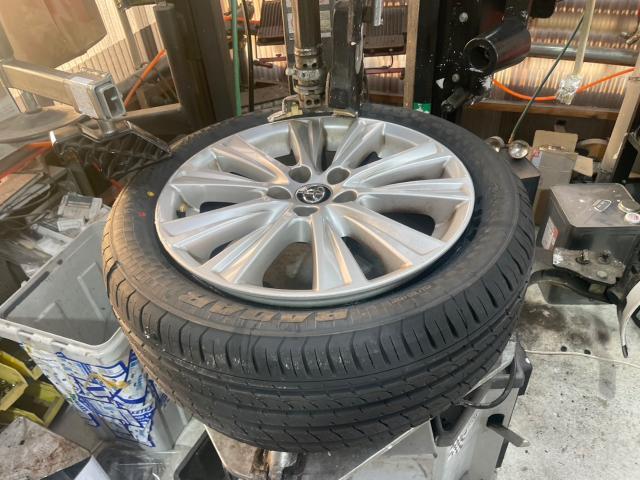 トヨタ　ヴェルファイア　タイヤ交換　AGH30W　岡山市東区