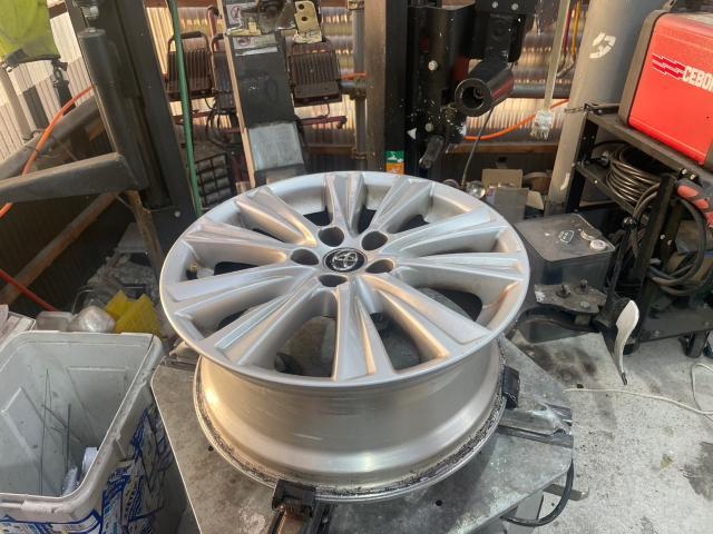 トヨタ　ヴェルファイア　タイヤ交換　AGH30W　岡山市東区