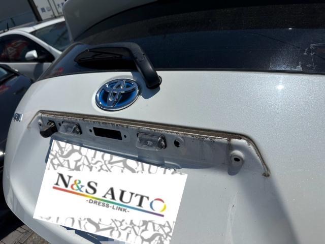 トヨタ　アクア　メッキガーニッシュ、ミラーカバー、ミラーウィンカー　交換　NHP10　岡山市東区