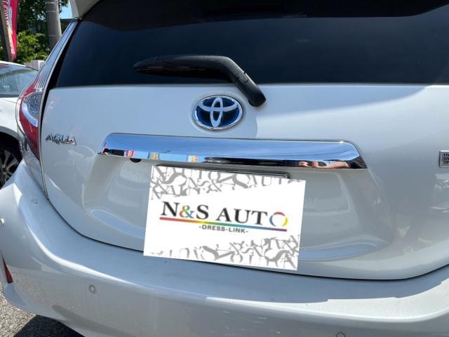 トヨタ　アクア　メッキガーニッシュ、ミラーカバー、ミラーウィンカー　交換　NHP10　岡山市東区