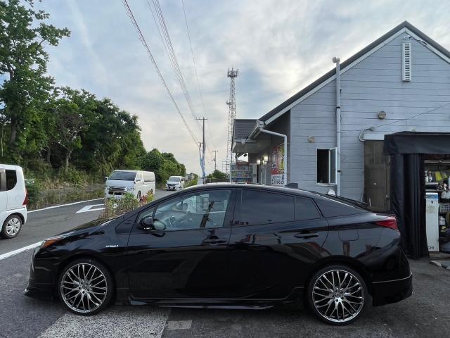 トヨタ 50系プリウス モデリスタエアロ取付  19inホイール交換 組み換え　ZVW51 岡山市東区
