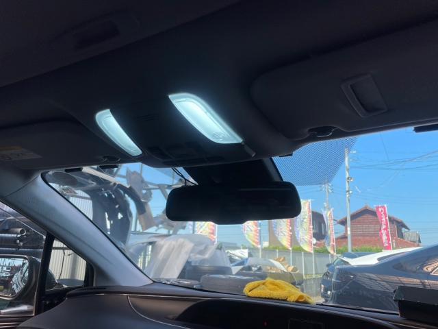 トヨタ　50系プリウス　LEDバックランプ、LEDルームランプ、交換　ZVW55