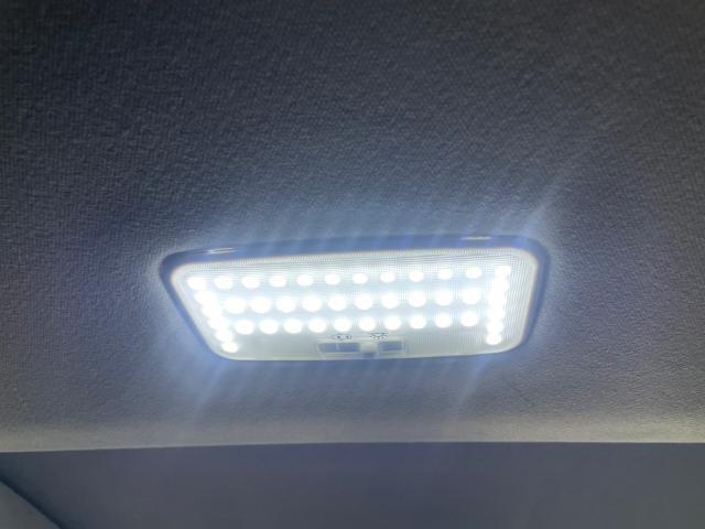 トヨタ　50系プリウス　LEDバックランプ、LEDルームランプ、交換　ZVW55
