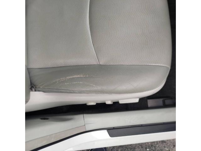 トヨタ　30系プリウス　本革シートリペア　ZVW30　岡山市東区