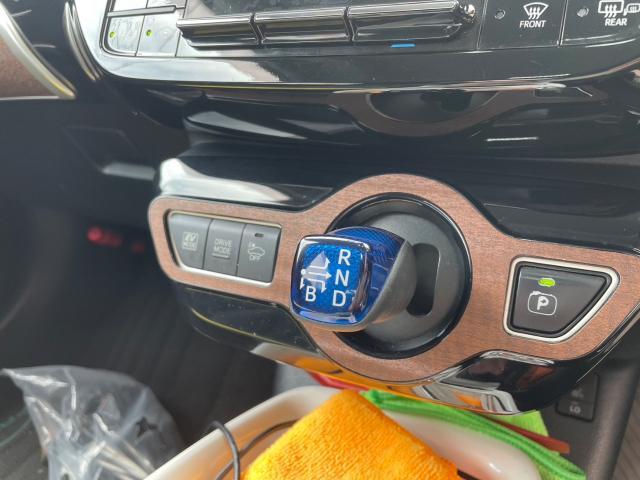 トヨタ 50系プリウス  LEDナンバー灯 交換　シフトイルミネーション 取付 ZVW51　岡山市東区