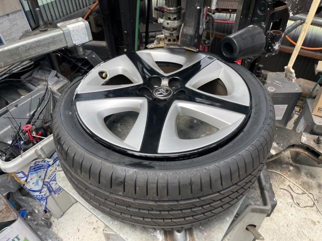 トヨタ　プリウスPHV　17inツーリングホイール 　交換　ZVW52　岡山市東