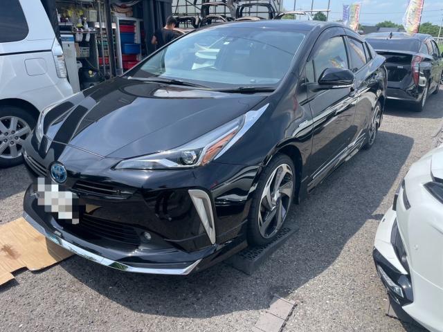 トヨタ　50プリウス　オイル、エレメント、ワイパーゴム交換　タイヤ交換　ZVW51 岡山市東区