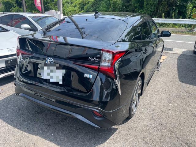 トヨタ　50プリウス　オイル、エレメント、ワイパーゴム交換　タイヤ交換　ZVW51 岡山市東区