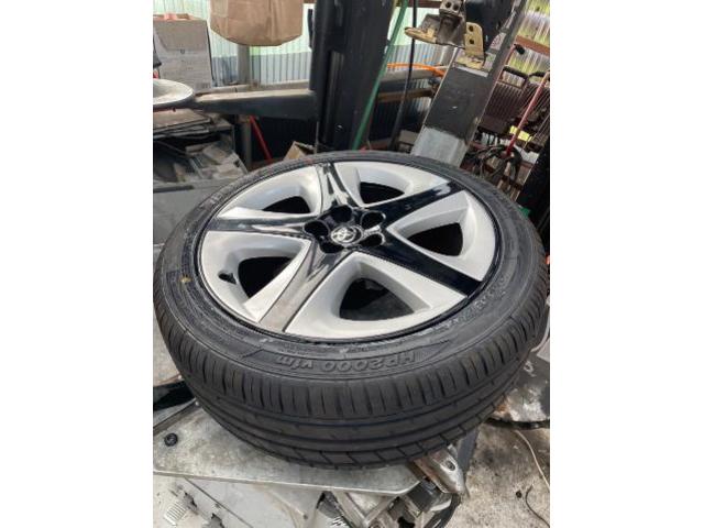 トヨタ　50系プリウス 　タイヤ交換　ZVW55　岡山市東区