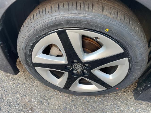 トヨタ　50系プリウス 　タイヤ交換　ZVW55　岡山市東区